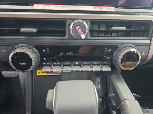New 2026 Toyota 4Runner Limited AWD/4WD image 19
