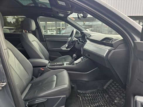 Used 2020 Audi Q3 2.0T Premium image 11