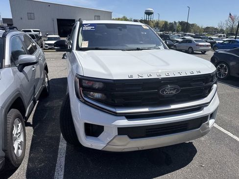 Used 2025 Ford Expedition Max Platinum image 3