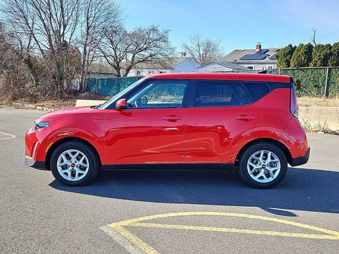Certified 2023 Kia Soul LX w/ LX Technology Package image 4