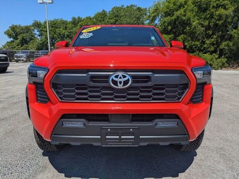 Used 2024 Toyota Tacoma TRD Off-Road AWD/4WD image 9