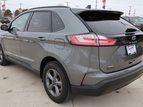 Used 2024 Ford Edge SEL w/ Sport Appearance Package image 8