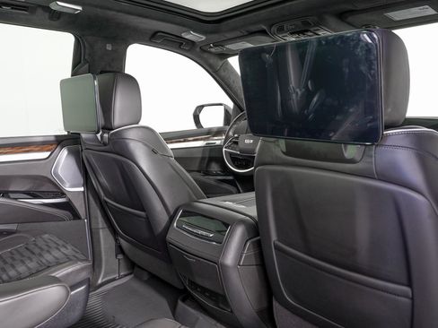 Used 2026 Cadillac Escalade Platinum Sport w/ LPO, Floor Liner Package image 12