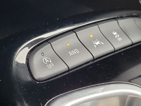 Used 2020 Buick Encore GX Essence w/ Experience Buick Package AWD/4WD image 25