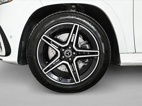 Certified 2025 Mercedes-Benz GLS 450 4MATIC image 27