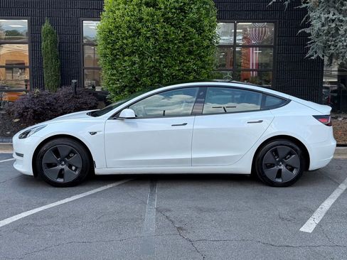 Used 2021 Tesla Model 3 Standard Range Plus RWD image 9