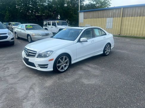 Used 2014 Mercedes-Benz C 250 Sedan image 2