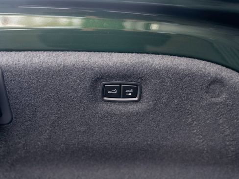 New 2026 Porsche Taycan image 30