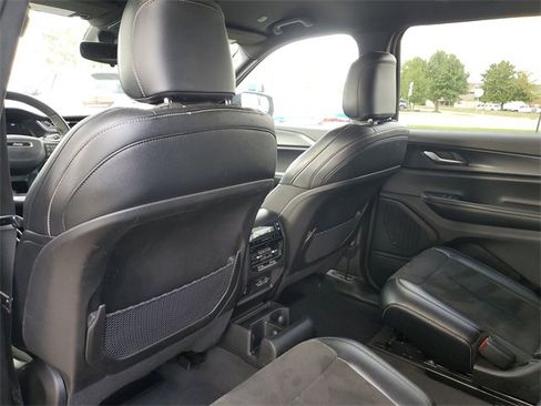 Certified 2023 Jeep Grand Cherokee L Laredo image 11