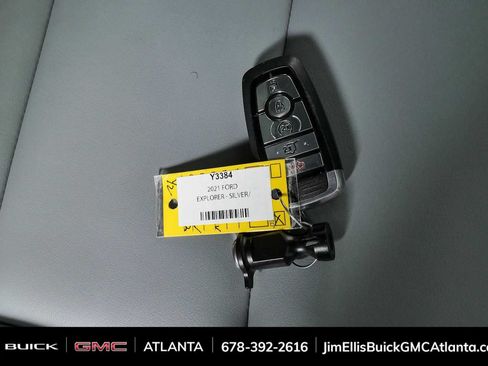Used 2021 Ford Explorer XLT w/ Equipment Group 202A RWD image 24