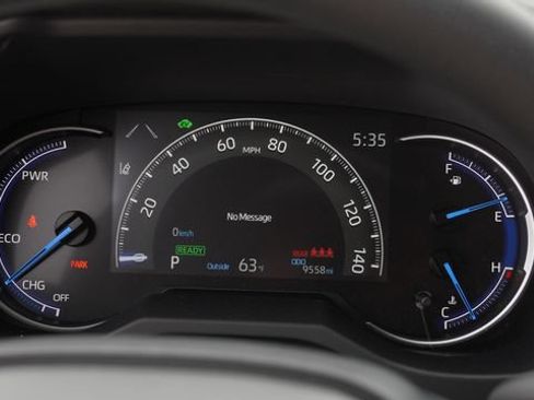 Used 2025 Toyota RAV4 LE AWD/4WD image 29