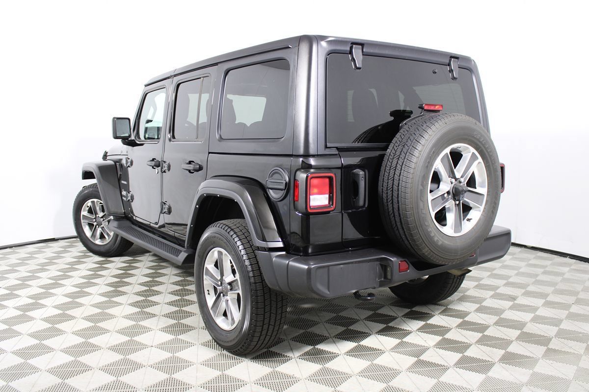Used 2022 Jeep Wrangler Unlimited Sahara AWD/4WD image 25