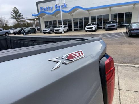 Used 2024 GMC Sierra 1500 SLE w/ Preferred Package image 48