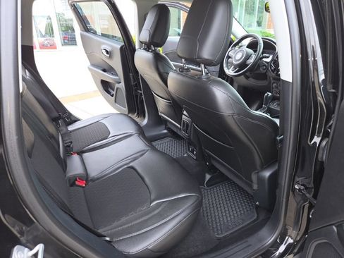 Certified 2018 Jeep Compass Latitude w/ Popular Equipment Group FWD image 20