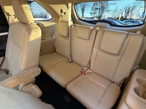 Used 2019 Toyota Highlander XLE image 11