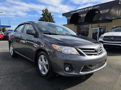 Used 2013 Toyota Corolla LE Special Edition image 33