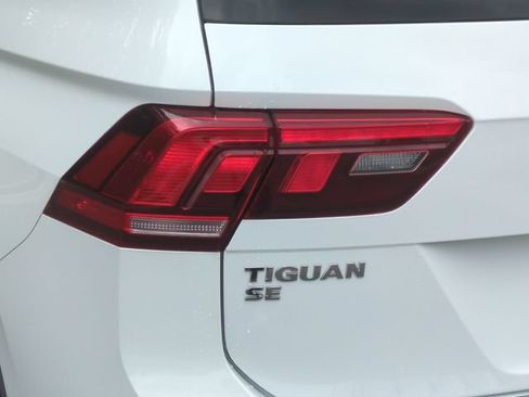 Used 2021 Volkswagen Tiguan SE AWD/4WD image 21
