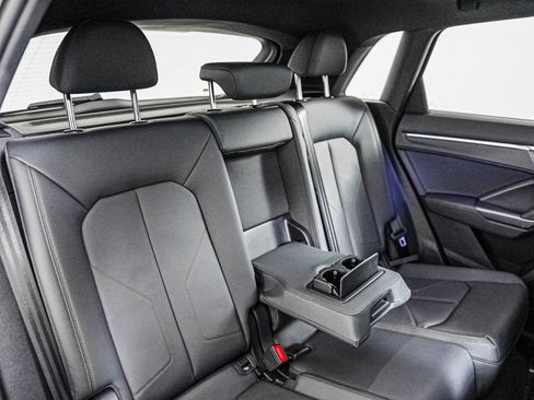 Certified 2025 Audi Q3 2.0T Premium Plus w/ Premium Plus Package AWD/4WD image 10