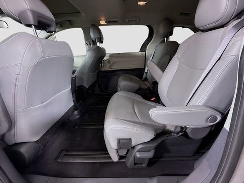 Certified 2024 Toyota Sienna Limited image 26