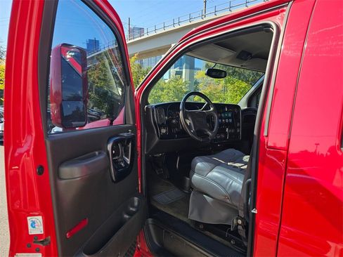 Used 2006 GMC TopKick C4500 2WD Crew Cab image 23