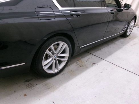 Used 2016 BMW 750i xDrive AWD/4WD image 10