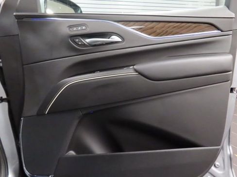 Certified 2024 Cadillac Escalade ESV Premium Luxury Platinum w/ Heavy-Duty Trailer Package image 11