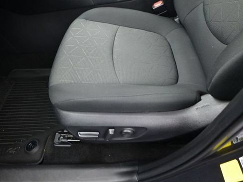 Used 2022 Toyota RAV4 XLE w/ Convenience Package FWD image 13
