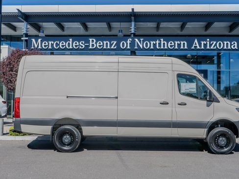 New 2025 Mercedes-Benz Sprinter 2500 image 1