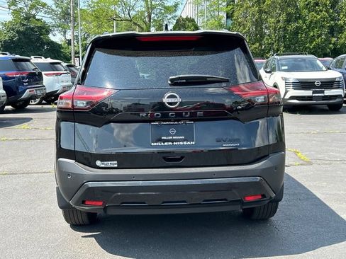 Certified 2023 Nissan Rogue SV w/ SV Premium B Package AWD/4WD image 3