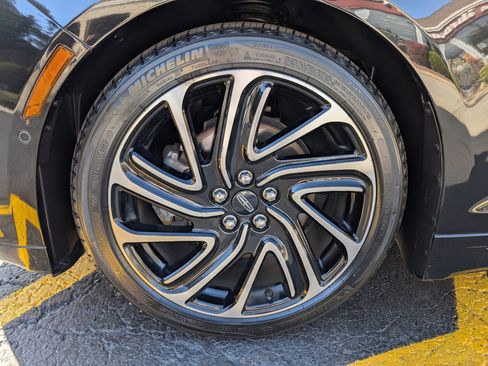 Used 2020 Lincoln MKZ Reserve w/ Elements Package image 11