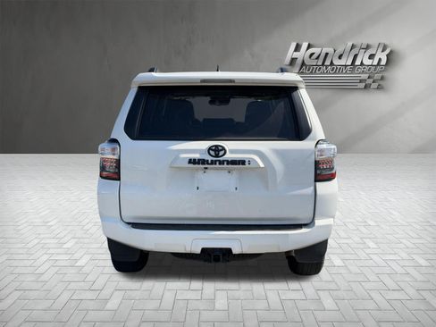 Used 2022 Toyota 4Runner SR5 Premium w/ Moonroof Package RWD image 8
