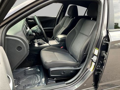 Used 2018 Dodge Charger R/T RWD image 21