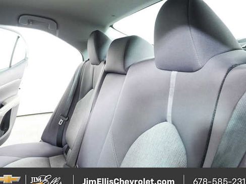 Used 2022 Toyota Camry LE image 18