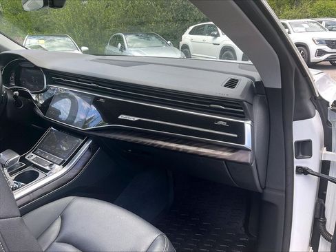 Used 2022 Audi Q8 Premium Plus w/ Premium Plus Package AWD/4WD image 13