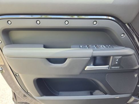 New 2026 Land Rover Defender 110 X-Dynamic SE AWD/4WD image 22