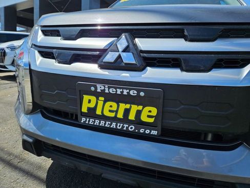 Used 2024 Mitsubishi Outlander Sport SE AWD/4WD image 2