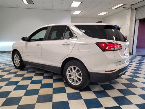 Used 2022 Chevrolet Equinox LT w/ Driver Convenience Package image 6