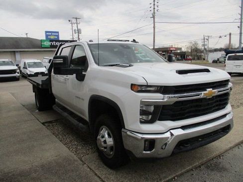 Used 2024 Chevrolet Silverado 3500 LT w/ Convenience Package AWD/4WD image 3