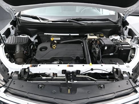 Used 2023 Chevrolet Equinox LS image 12