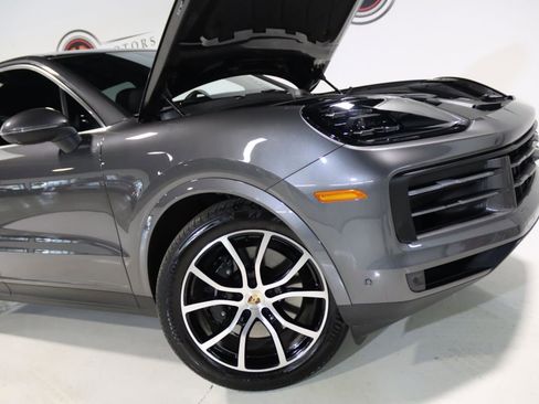 Used 2024 Porsche Cayenne image 82