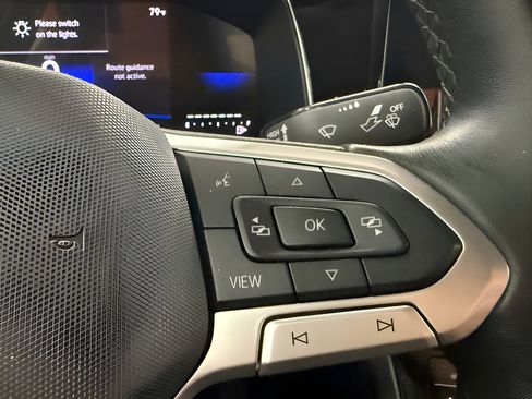 Used 2025 Volkswagen Jetta SE FWD image 18