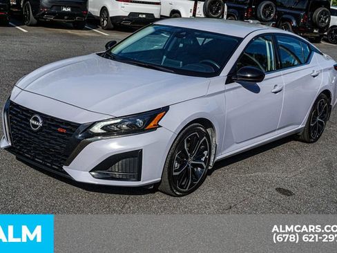 Used 2025 Nissan Altima 2.5 SR image 16