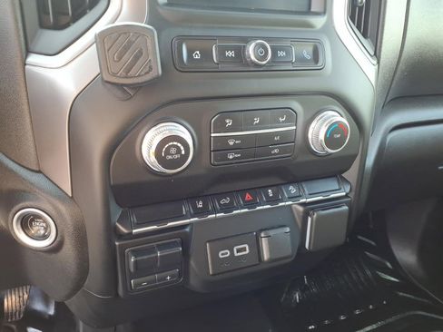 Used 2024 GMC Sierra 2500 Pro w/ Convenience Package image 13