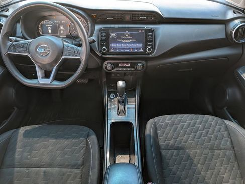 Used 2021 Nissan Kicks SV FWD image 11