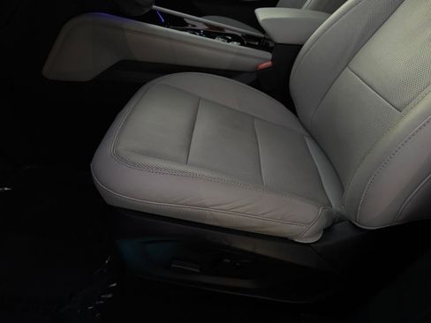 Used 2025 Ford Explorer Platinum w/ Ultimate Package image 36