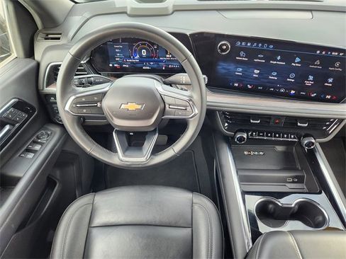 Used 2025 Chevrolet Tahoe LT image 13