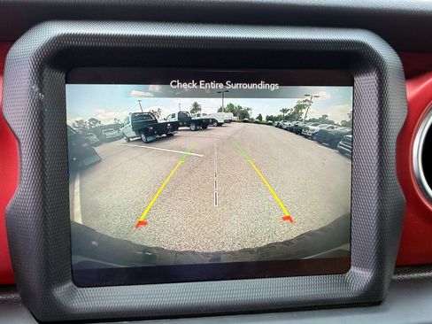 Used 2022 Jeep Wrangler Unlimited Rubicon AWD/4WD image 25