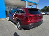 Used 2021 Kia Sorento LX image 4