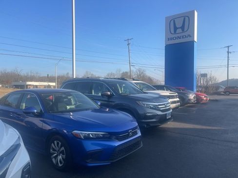 Used 2024 Honda Civic LX image 3