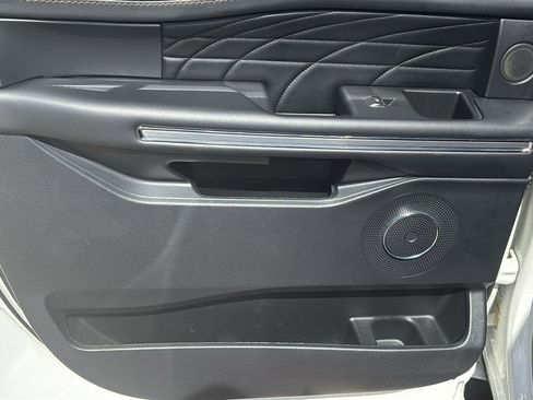Used 2021 Ford Expedition Max Platinum AWD/4WD image 17